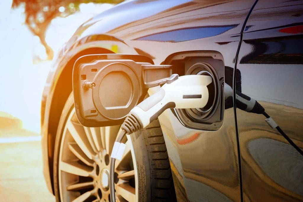 Električni automobili pojeftinjuju, a Srbija beleži rast od 232%: Da li je počeo veliki preokret?