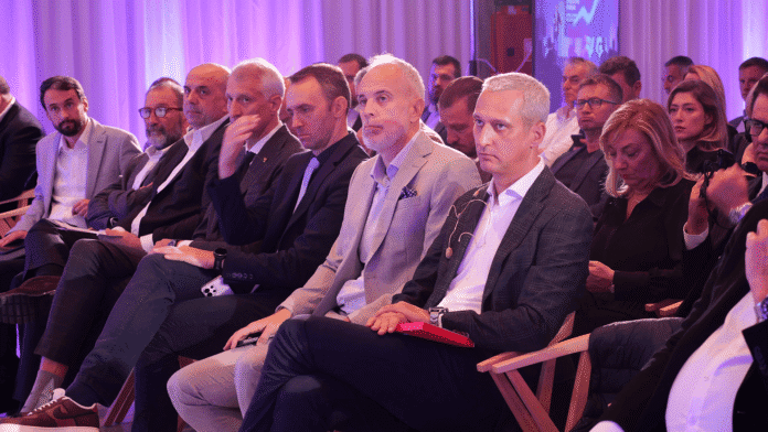 Ljubojević, Janković, Zobenica, Miljković, Banjica, Djaković, Tomić